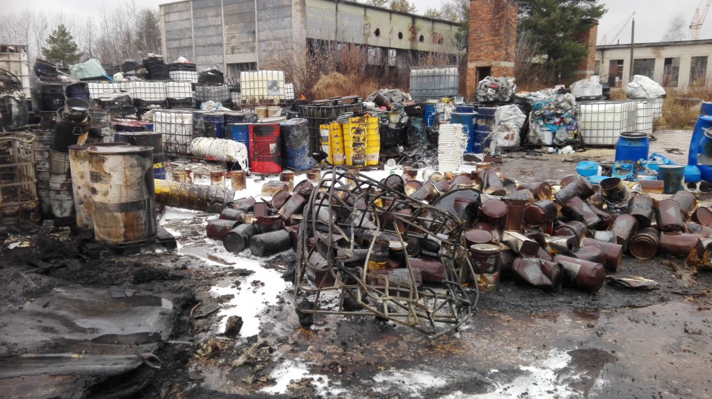 Pożar na składowisku odpadów w Nowinach (9)
